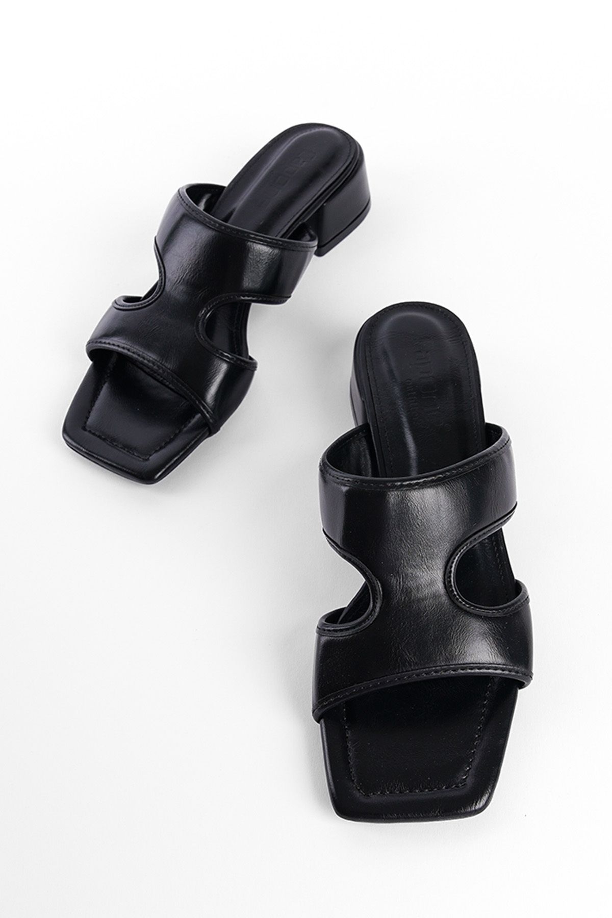 دمپایی مشکی زنانه گروه مجرد با پاشنه کوتاه Capone Outfitters