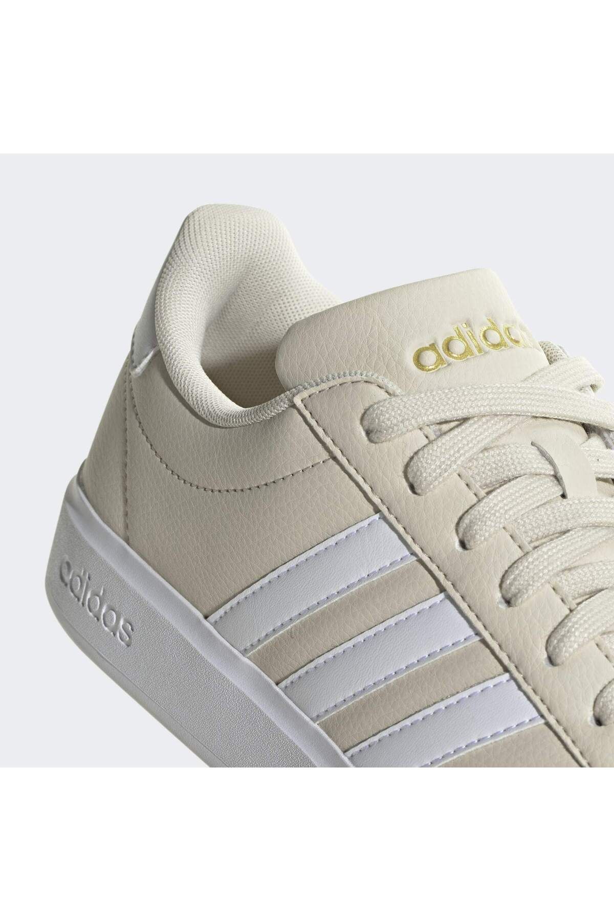 اسنیکر سفید زنانه دادگاه بزرگ CloudFoam Courtyle Court Comfort adidas
