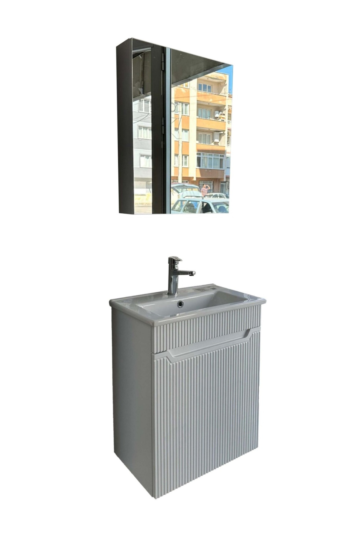 noce BANYO DOLABI AYNALI CNC İŞLEMELİ MEMBRAN KAPAKLI 55 cm Fiyatı ...