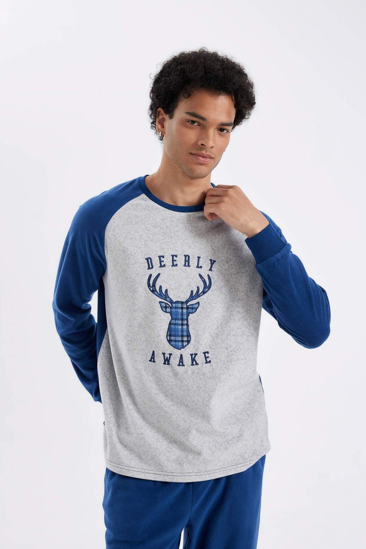 DeFacto-Regular Fit Fleece Pajamas Set Printed Long Sleeve Top Long Bottom C6100Ax24Wn 3