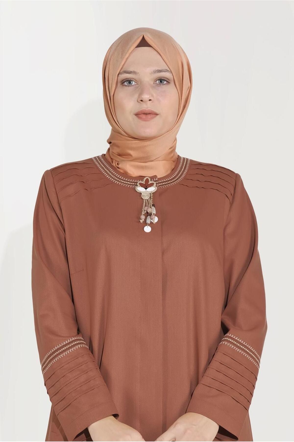 مانتو با بروشت روی یقه 10233 Alvina
