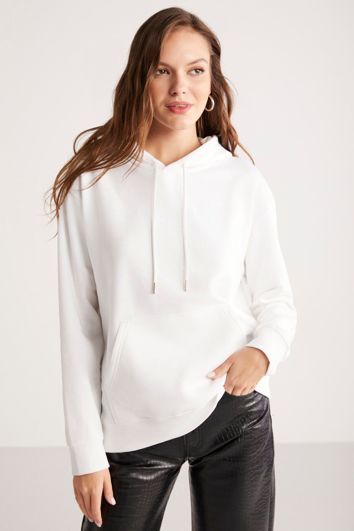 GRIMELANGE-Ritika Women's Fleece Inside Soft White Sweatshirt 1