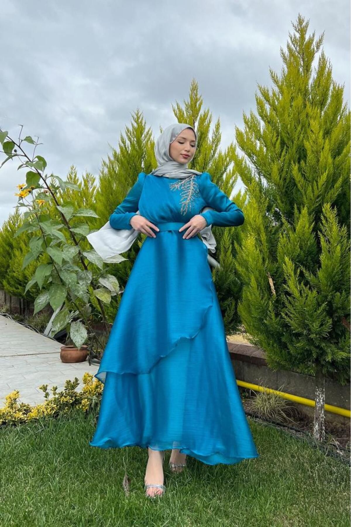 Lamia Giyim-Turquoise Hijab Evening Dress - Leaf Pattern and Stone Embroidered 2