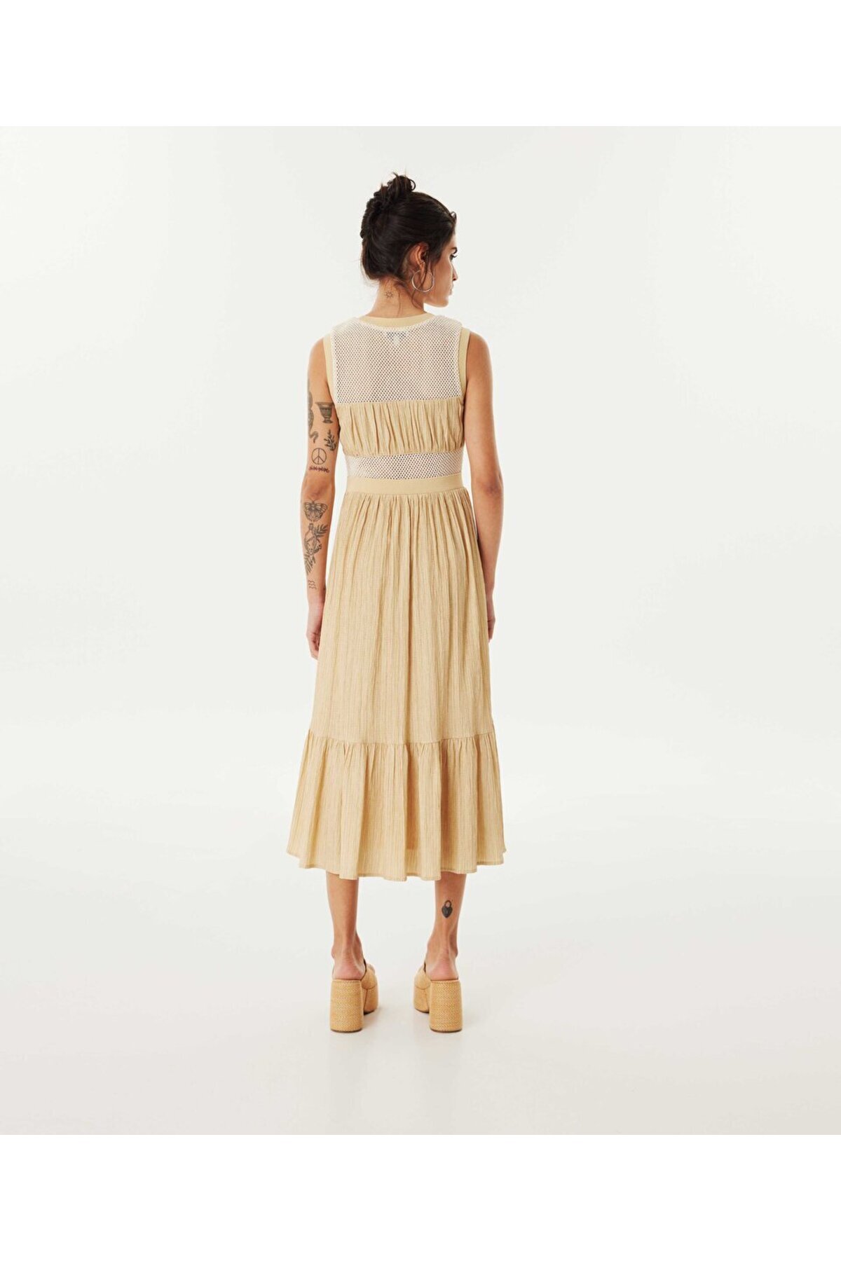 Twist-Kontrast strukturiertes Kleid in Midi-Länge 7