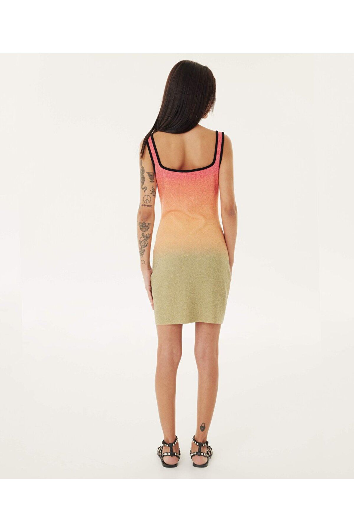 Twist-Gradient color passthrough dress 6