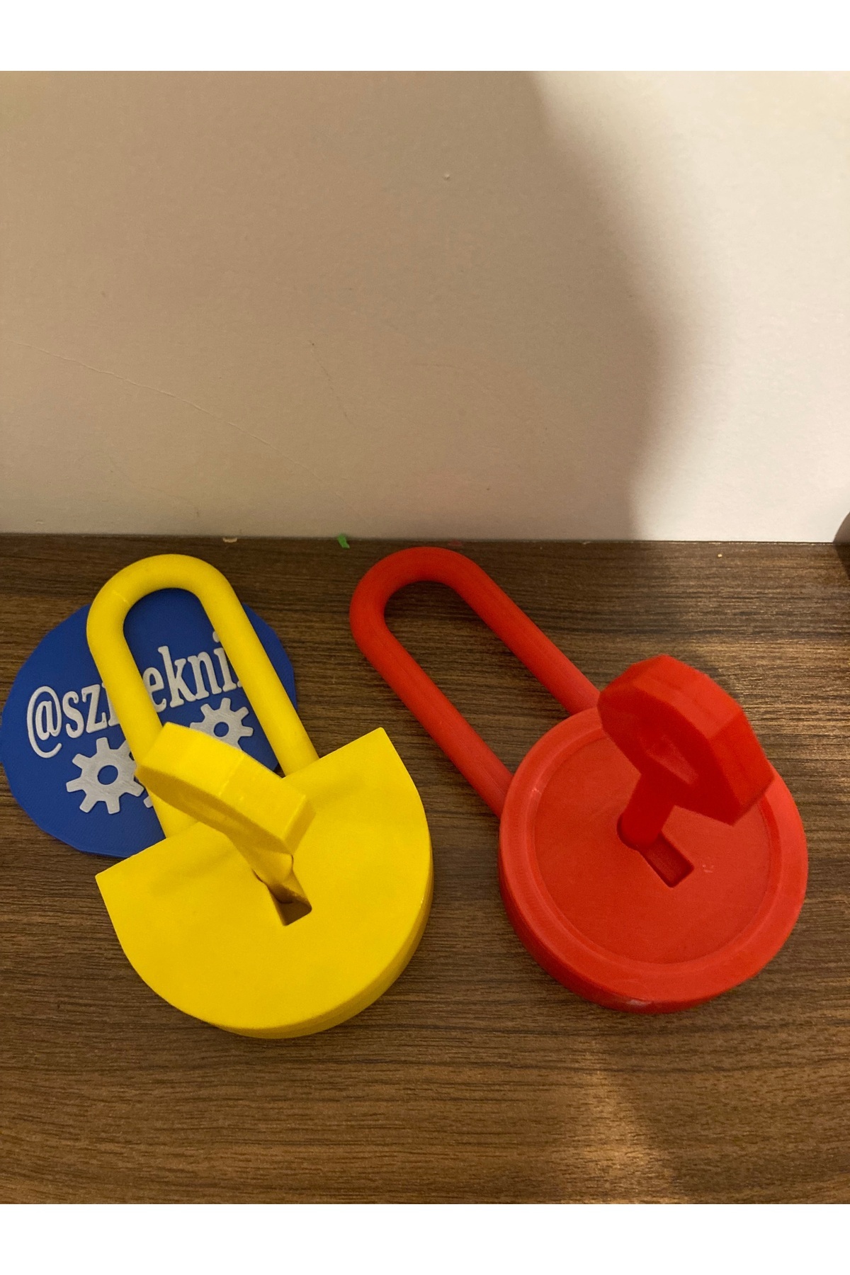 Goplast Premium Hello Neighbor 2li Kilit Oyuncak Seti Sarı Kırmızı