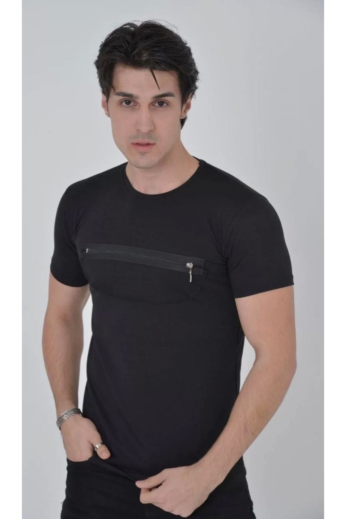 CVS Erkek Göğüste Fermuar Aksesuarlı Dar Kalıp T-Shirt - Siyah