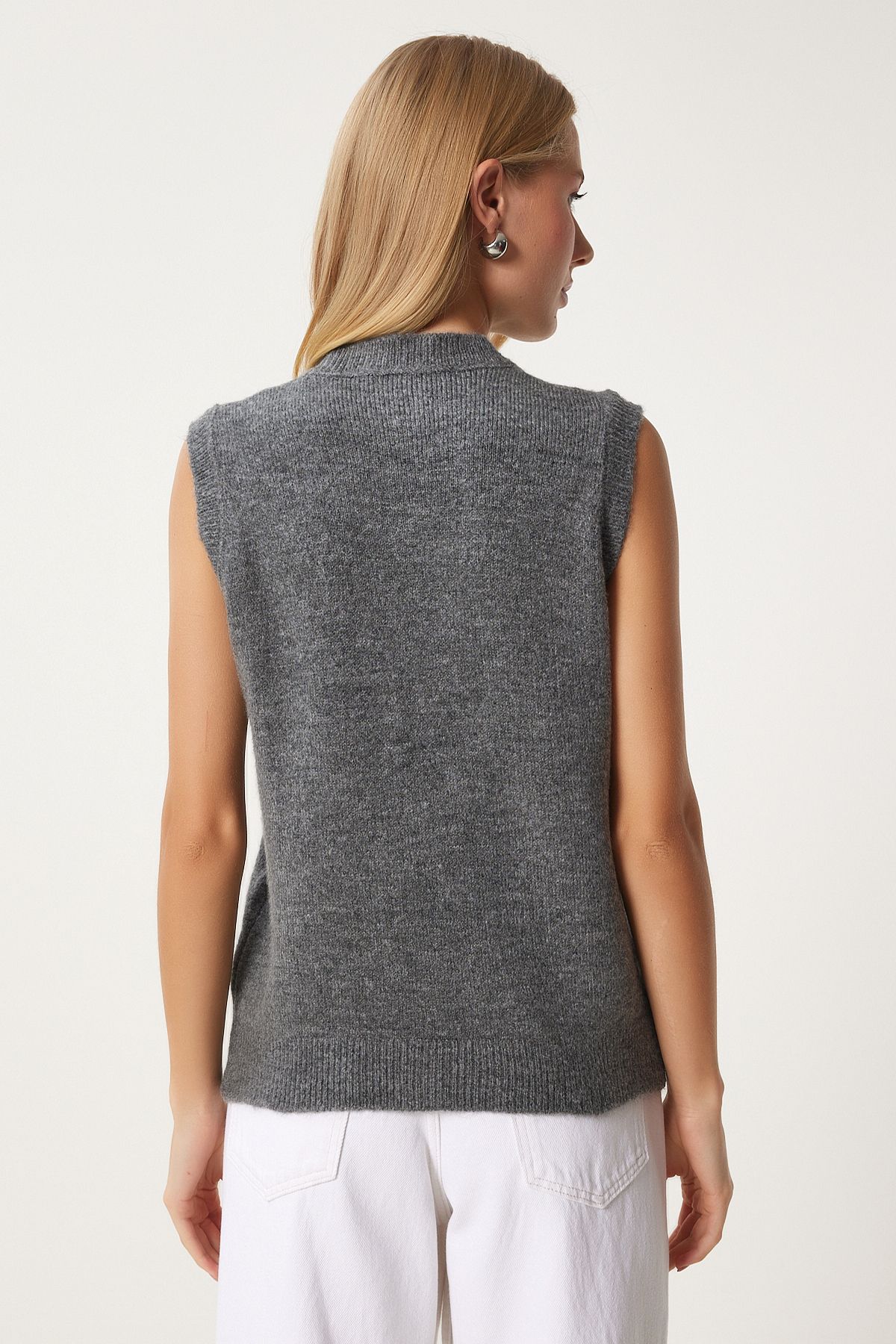 Happiness İstanbul-Women's Anthracite Floral Detailed Knitwear Sweater Pf00101 6