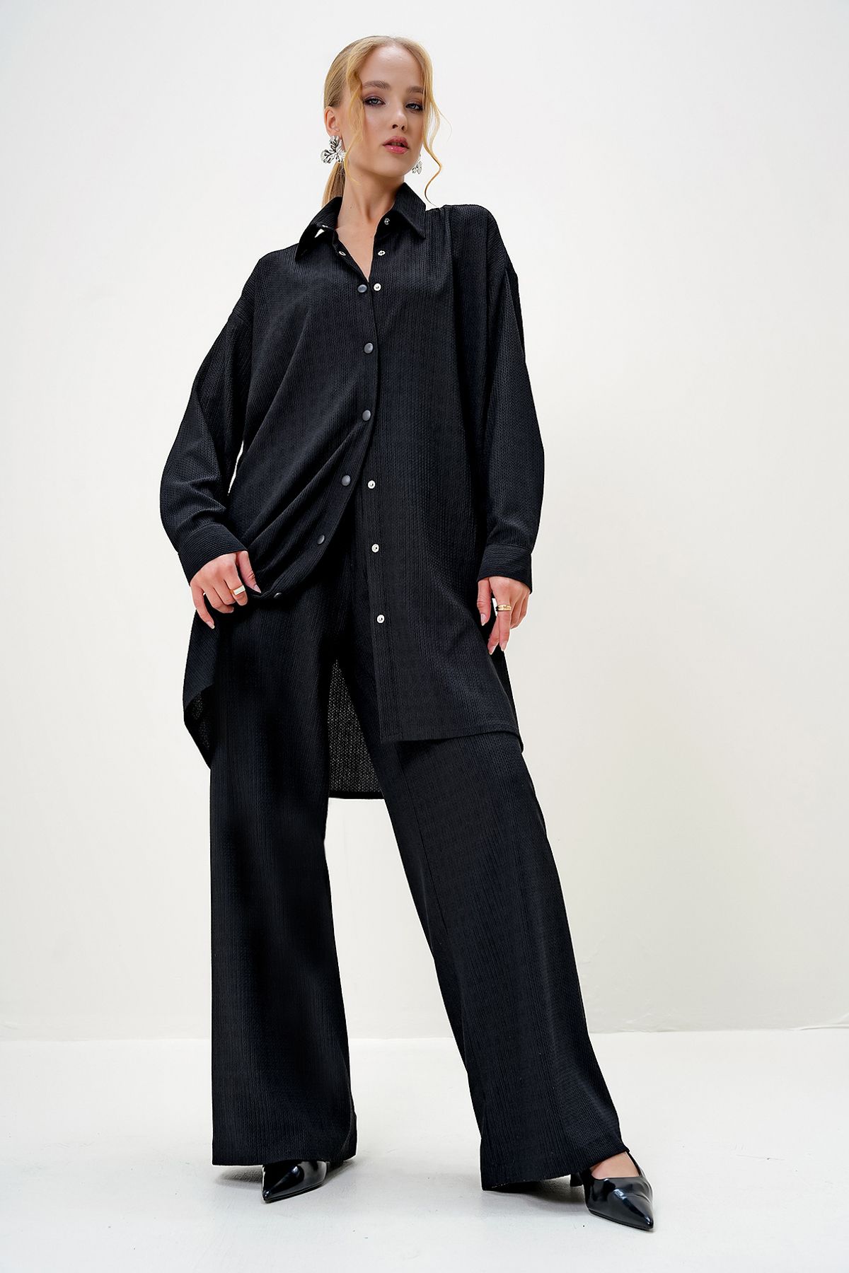 Trend Alaçatı Stili-Damen-Set mit schwarzem Hemd, Kragen, Knopfleiste vorne, Hemd und Hose ALC-X13122 1
