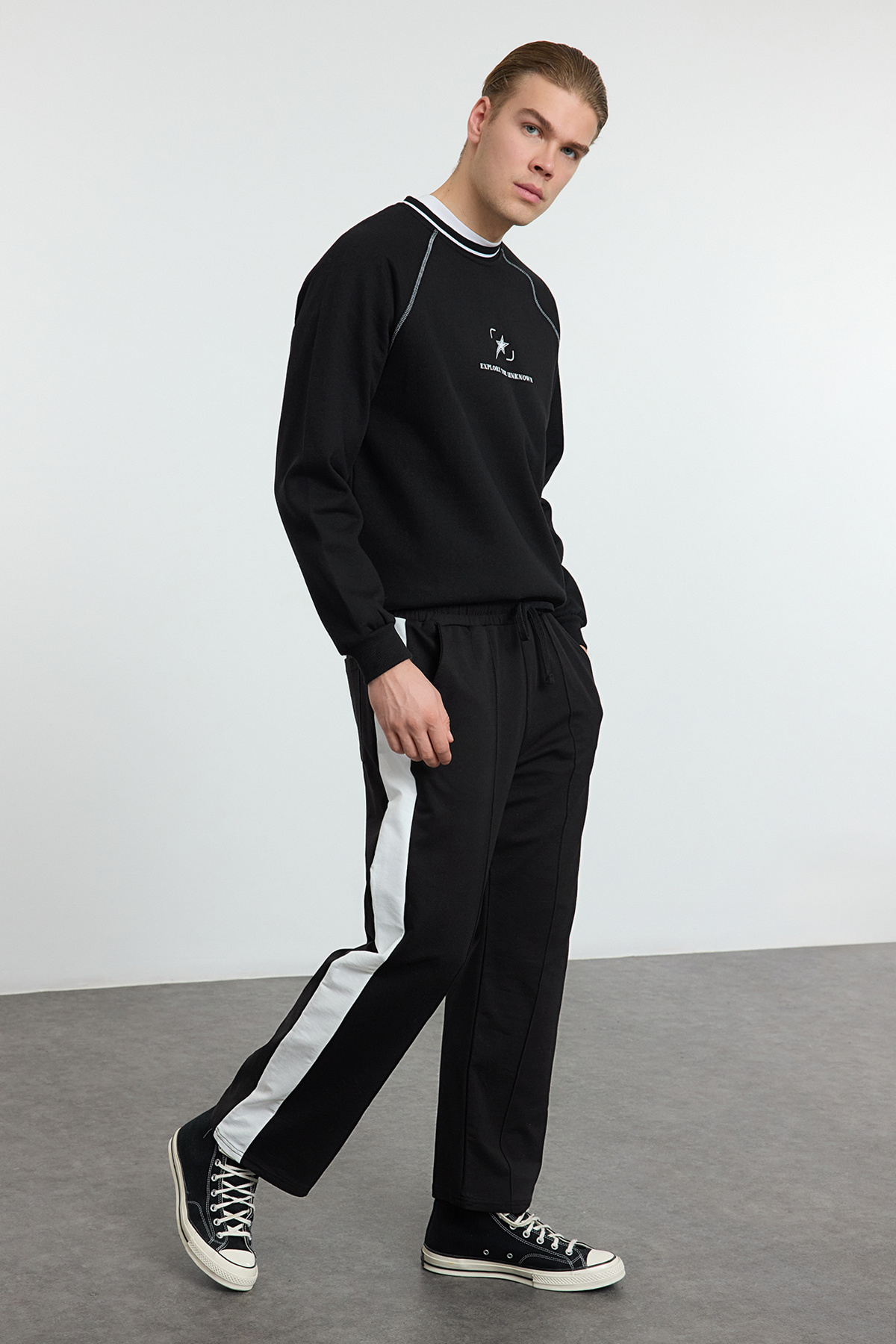 Trendyol Collection-Open Leg Black Color Block Oversize Sweatpants - Tmnaw25Ea00006 2