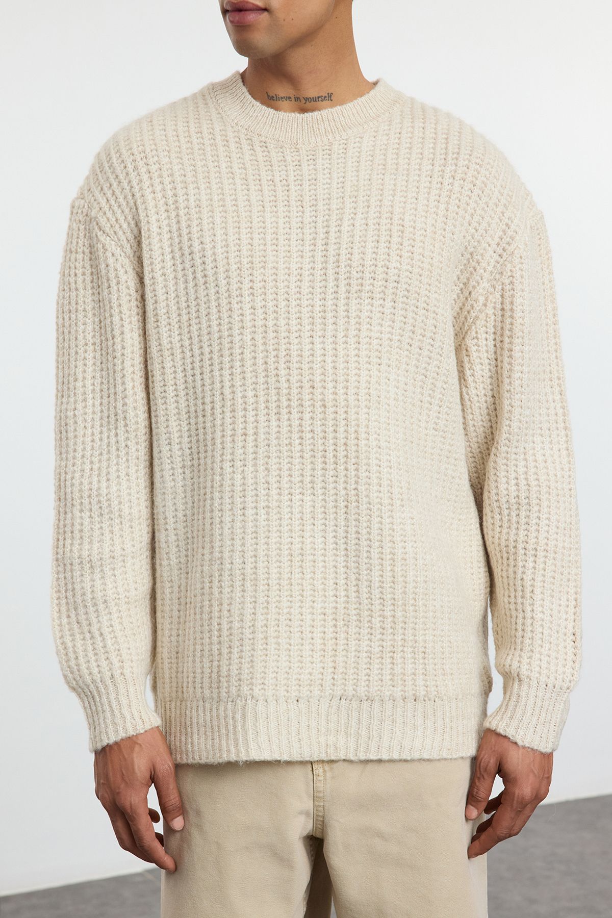 Trendyol Collection-Stone Unisex-Strickpullover mit Rundhalsausschnitt in Übergröße TMNAW25KZ00011 3