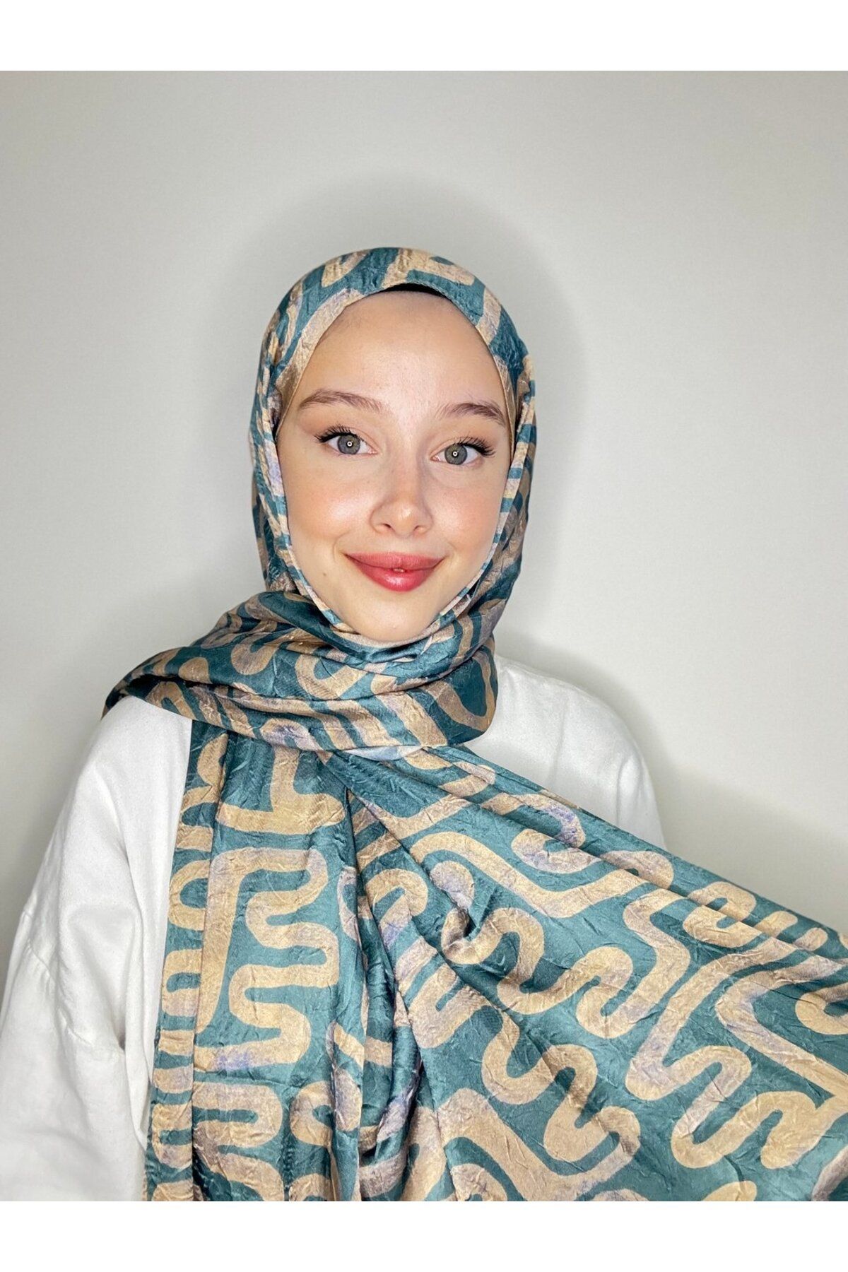 Modakaşmir-Abstract Wave Pattern Shiny Bamboo Shawl 3