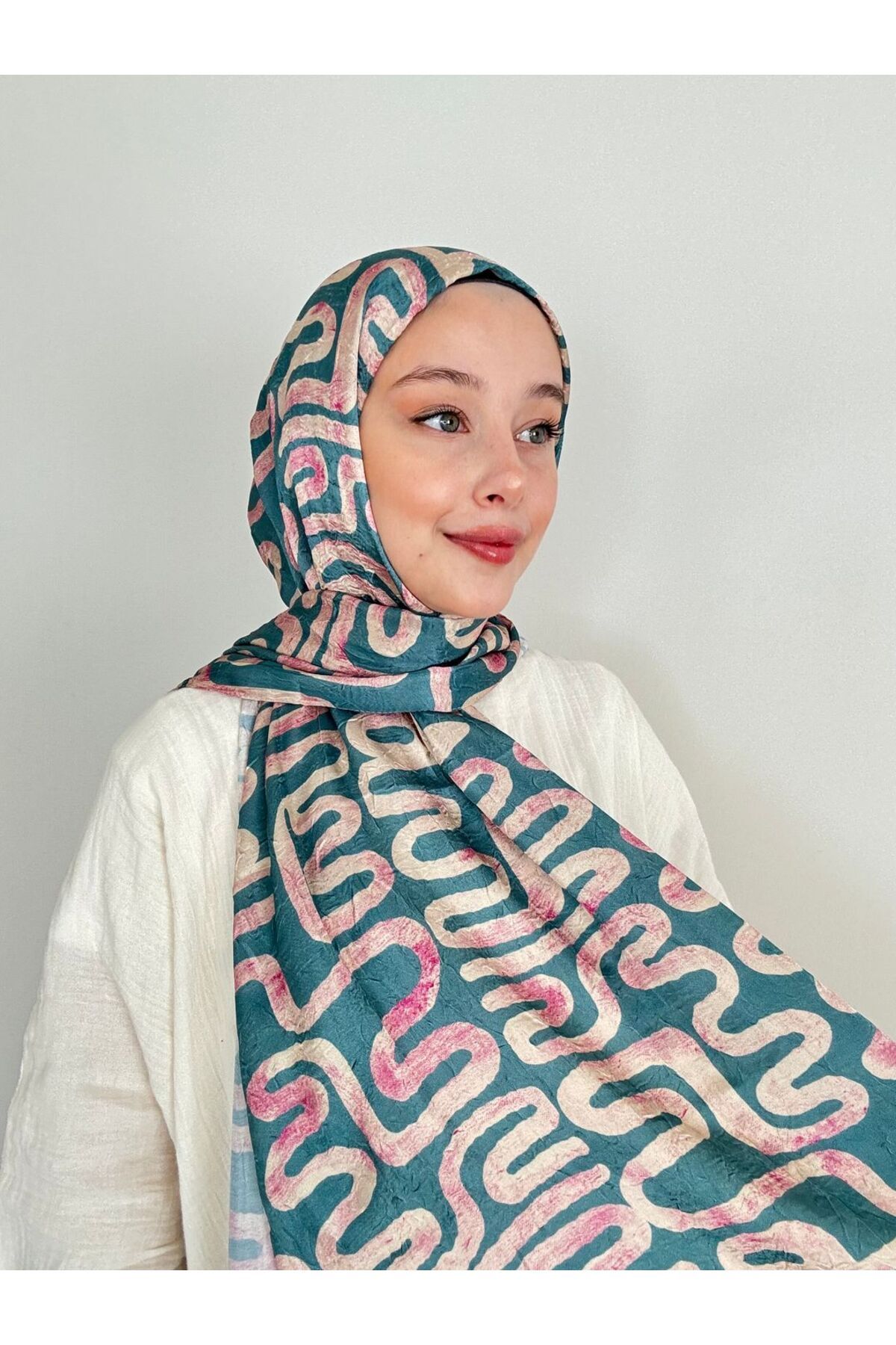 Modakaşmir-Abstract Wave Pattern Shiny Bamboo Shawl 3