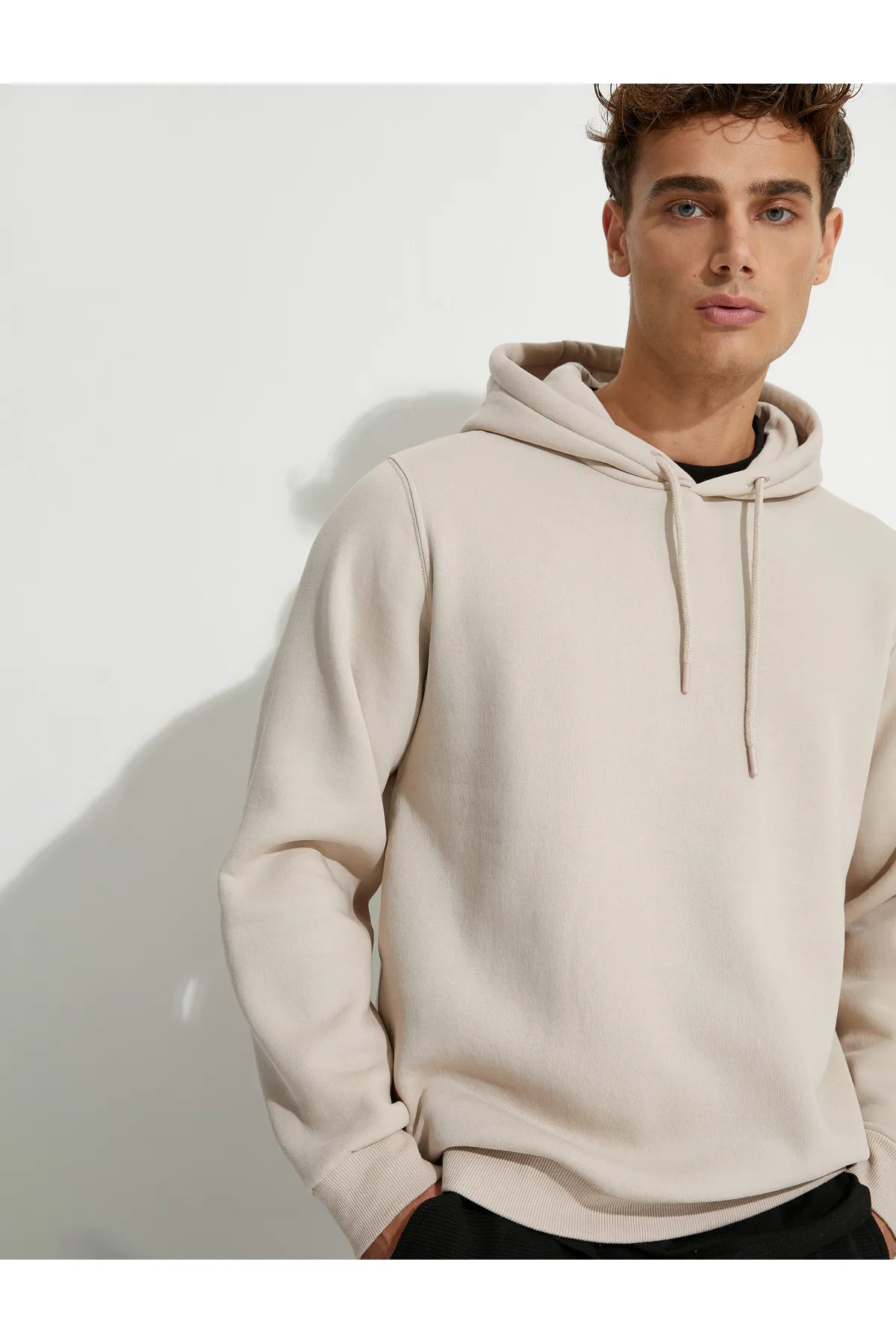 سویشرت نخی تک رنگ کلاه دار، مدل Relaxed Fit، سه نخ