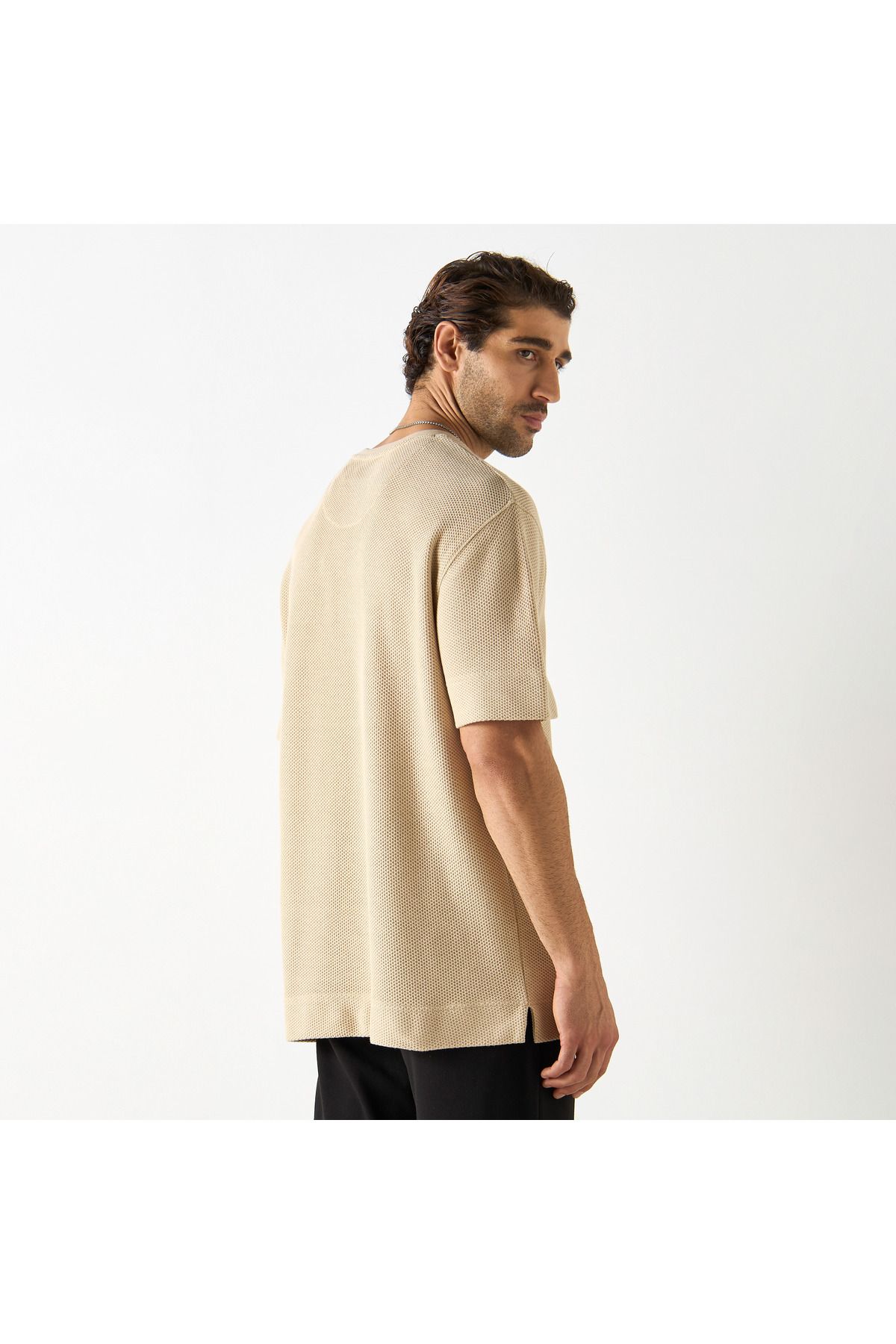 Iconic-Textured Crew Neck T-shirt with Short Sleeves 3