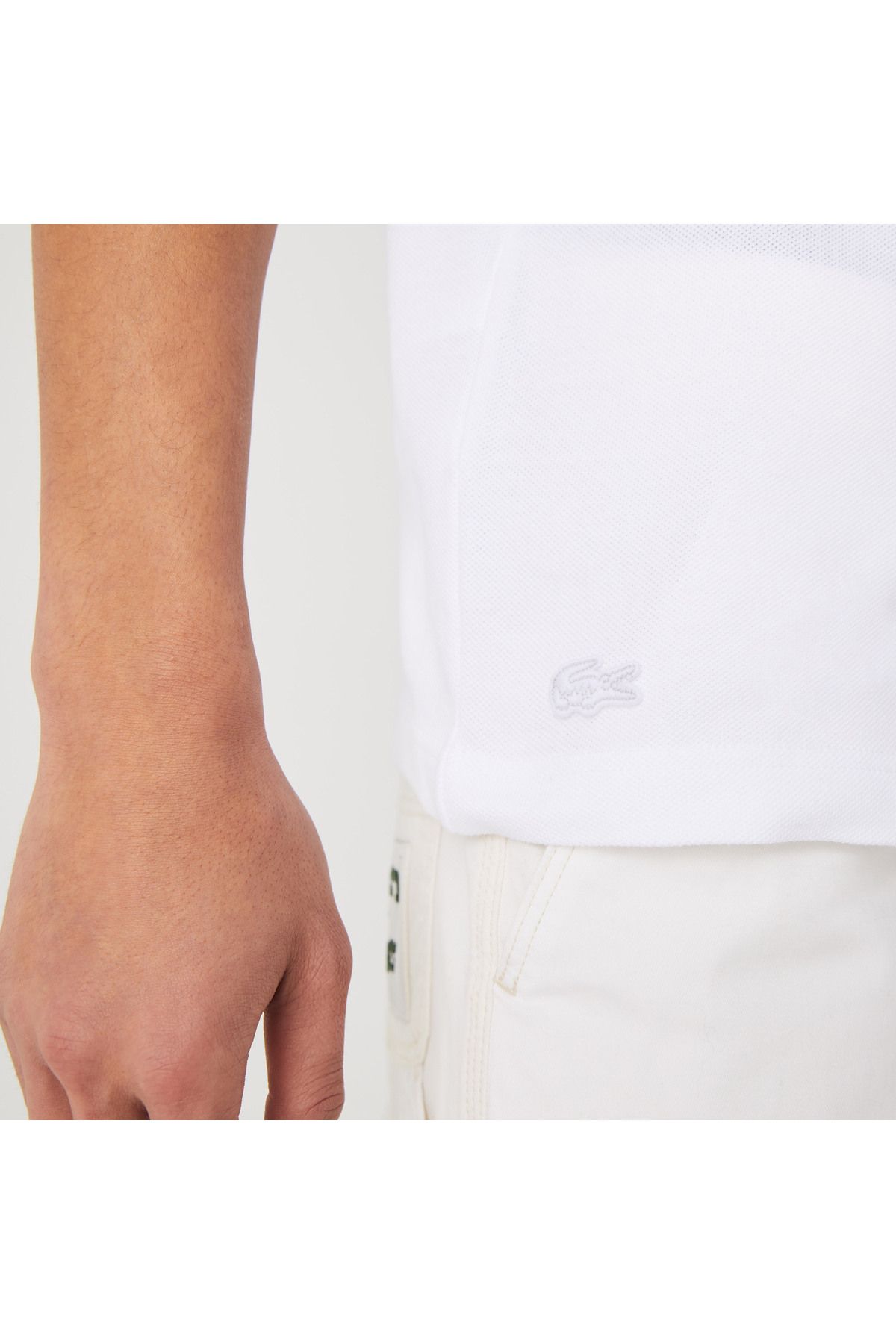 تی شرت یقه پولو مردانه چوگان سفید چاپی معمولی Lacoste