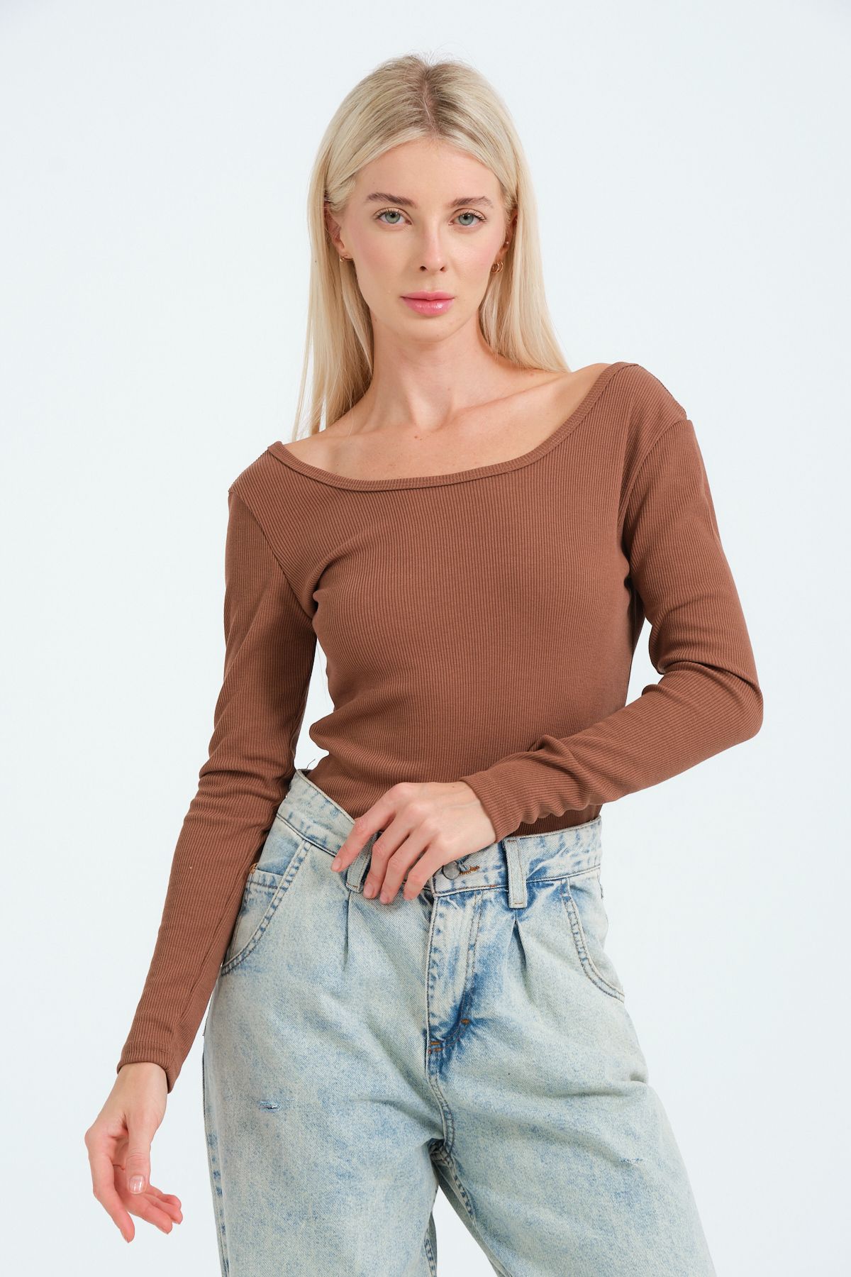 complete the look image