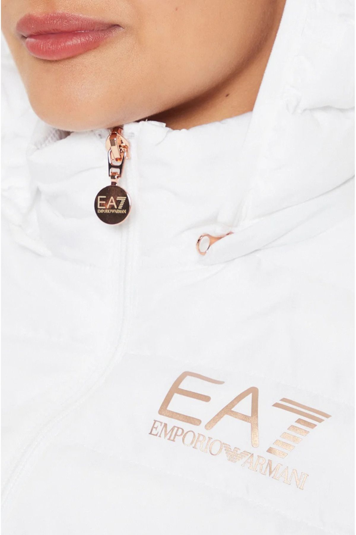 Emporio Armani-Logo-Print Puffer Jacket 4
