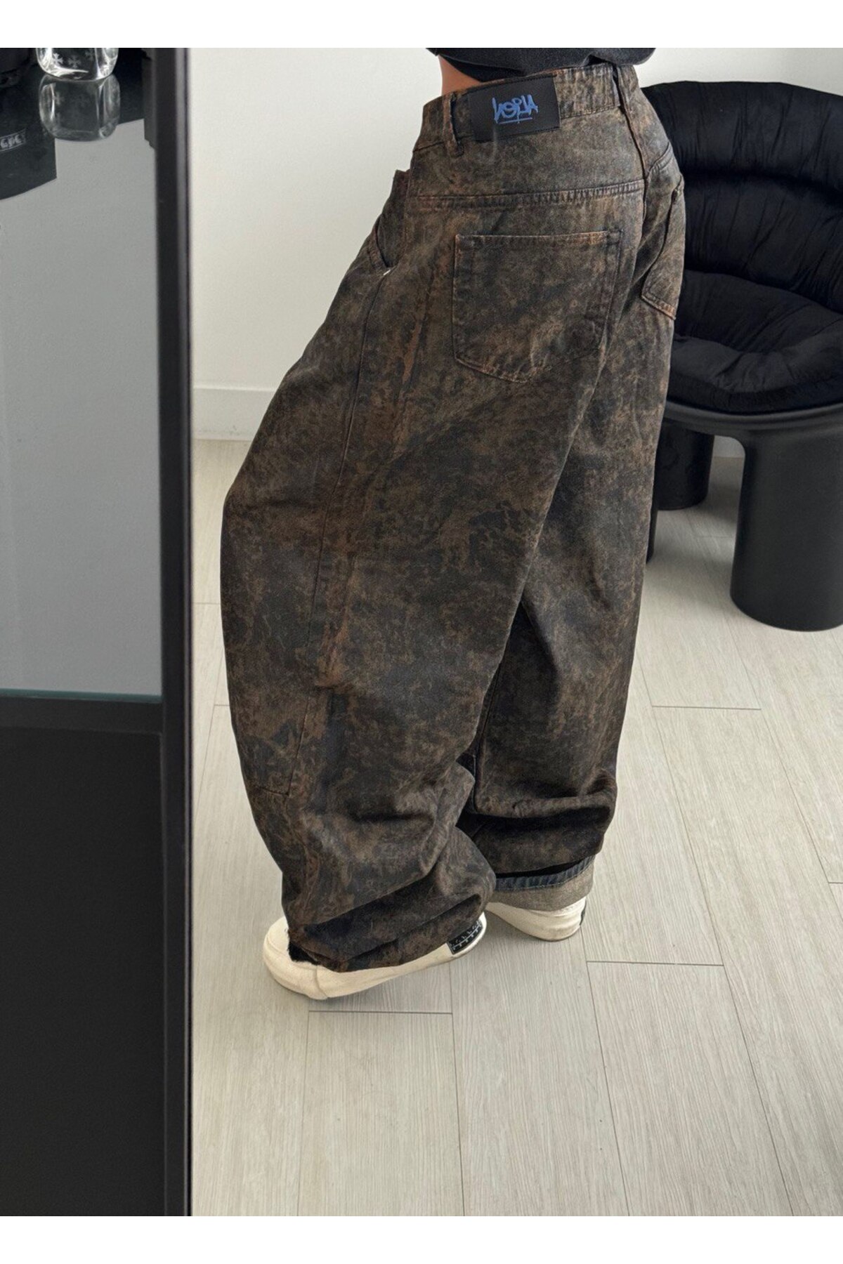 Alien 1979  Özel Leopar Desenli Kaplamalı Kahve Rengi Bol Kesim Kot Pantolon - Görsel 7
