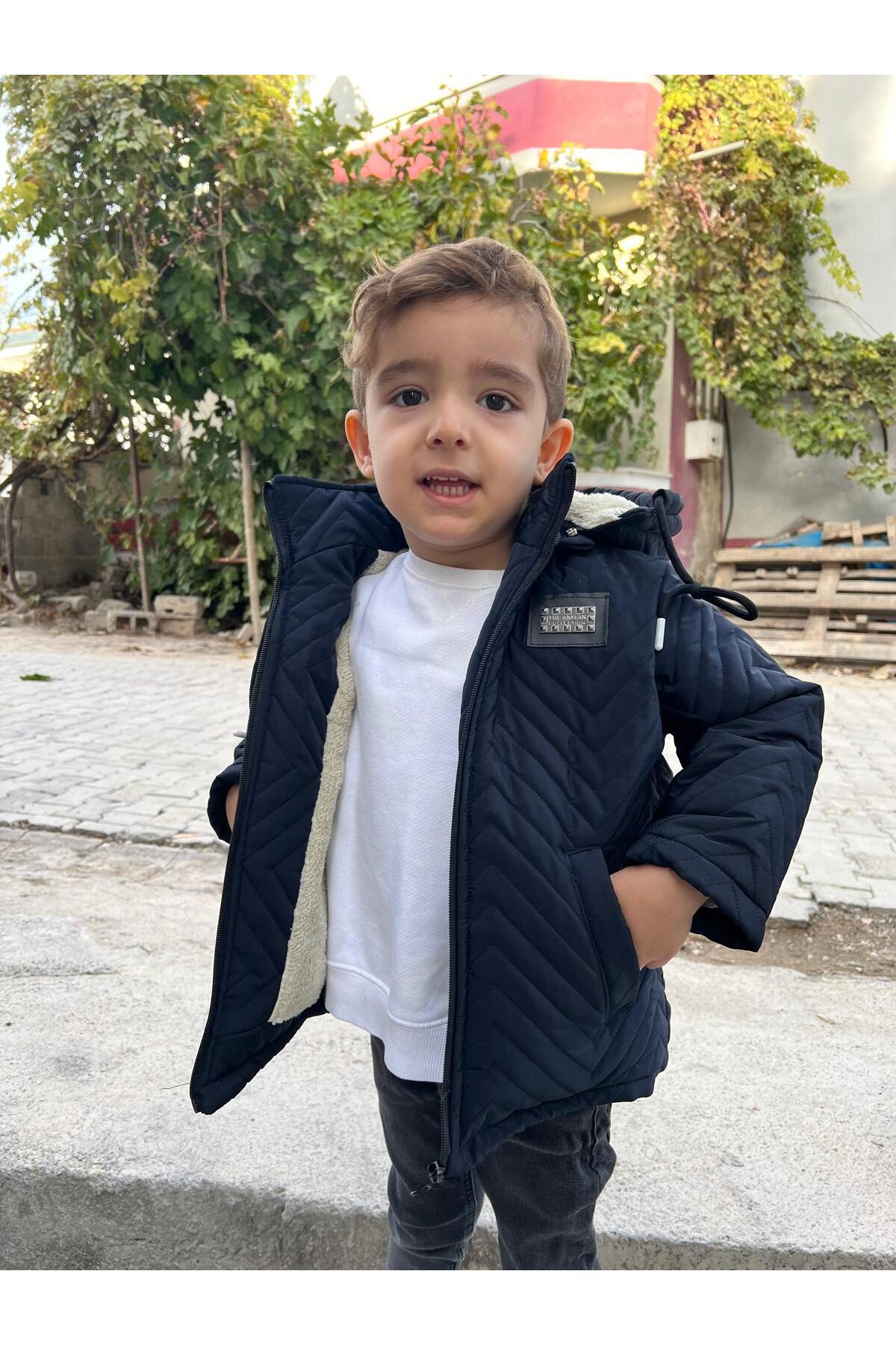 FREE ARSLAN COLLECTİON Erkek Kapitne Çocuk Bebe Siyah İçi Peluş Astarlı Çıkarılabilen Kapüşonlu Çocuk Bebe Mont fotoğrafı 2 (önizleme)