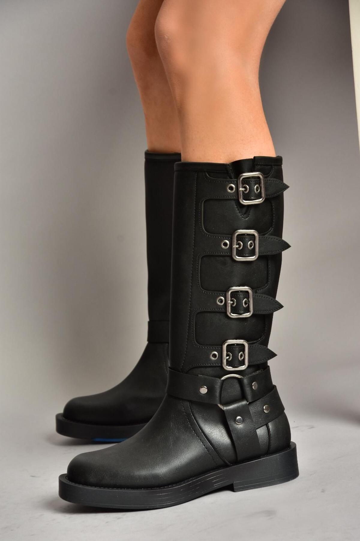 Fox Shoes T973570209 Siyah Kalın Tabanlı Kadın Çizme