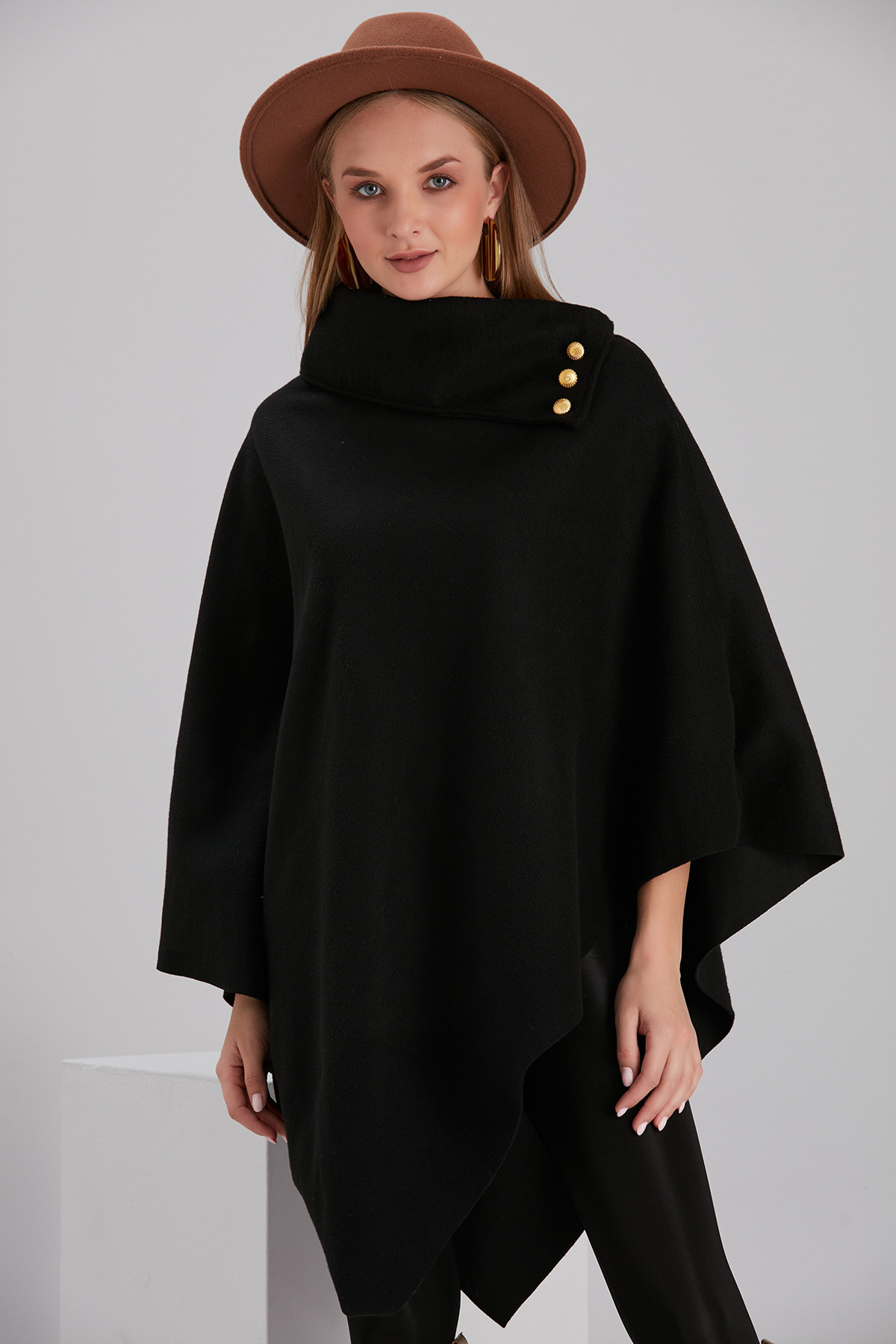 moda biz Kadın Dokuma Kaşe Görünümlü Yakası Düğme Detaylı Şık Tasarımlı Tesettür Siyah Panço