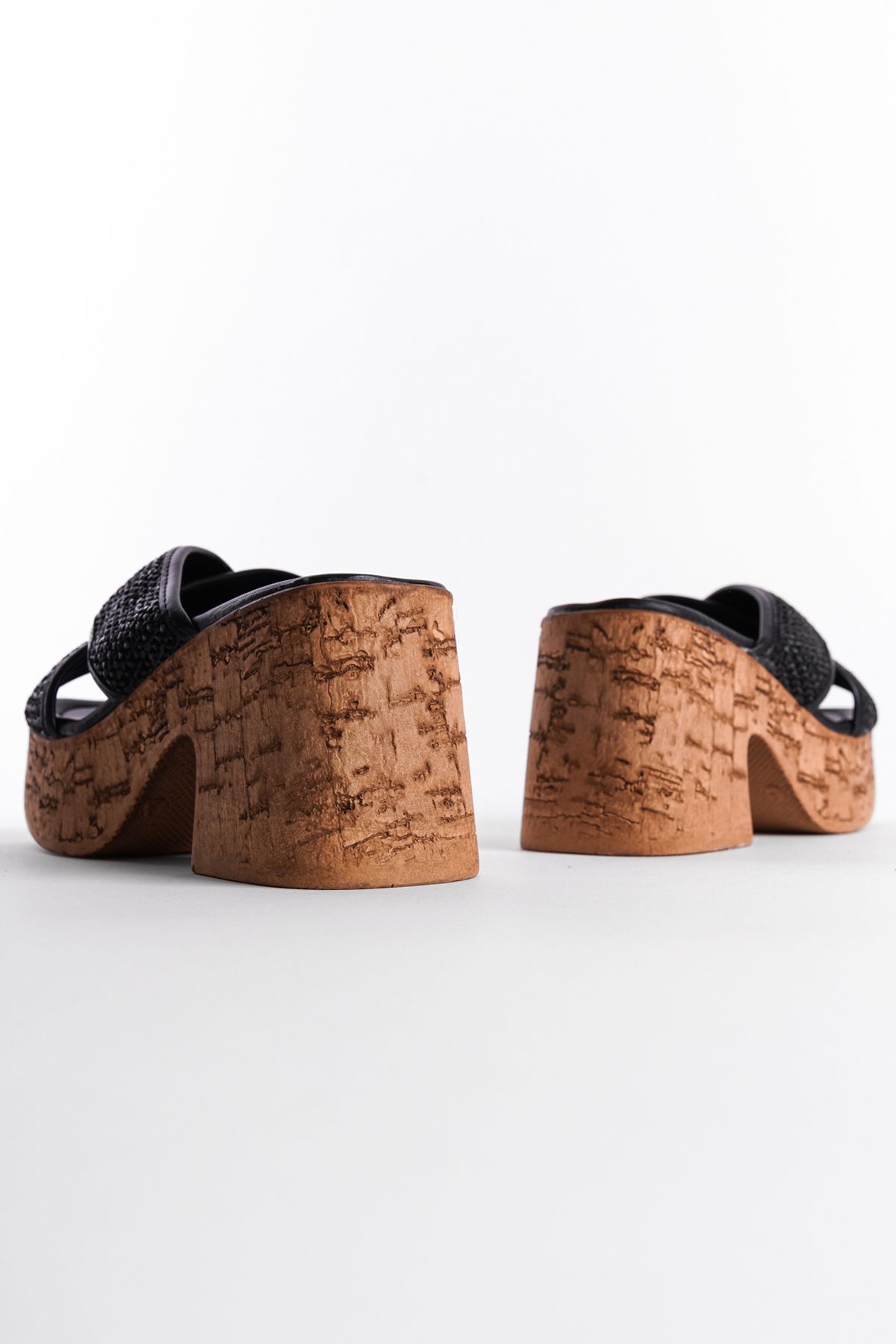 دمپایی مشکی زنانه سکوهای قارچ مبتنی بر Wicker Cross Band Dlippers Capone Outfitters