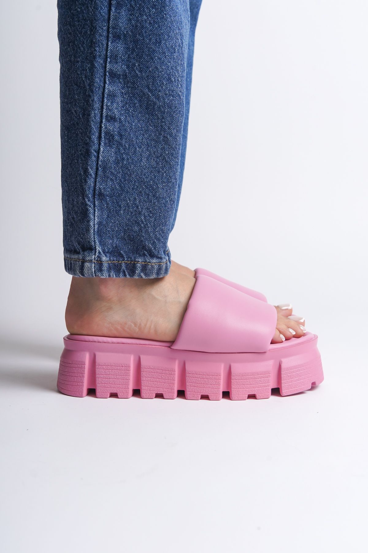 دمپایی صورتی زنانه تک باند با پاشنه های تلنگر Capone Outfitters