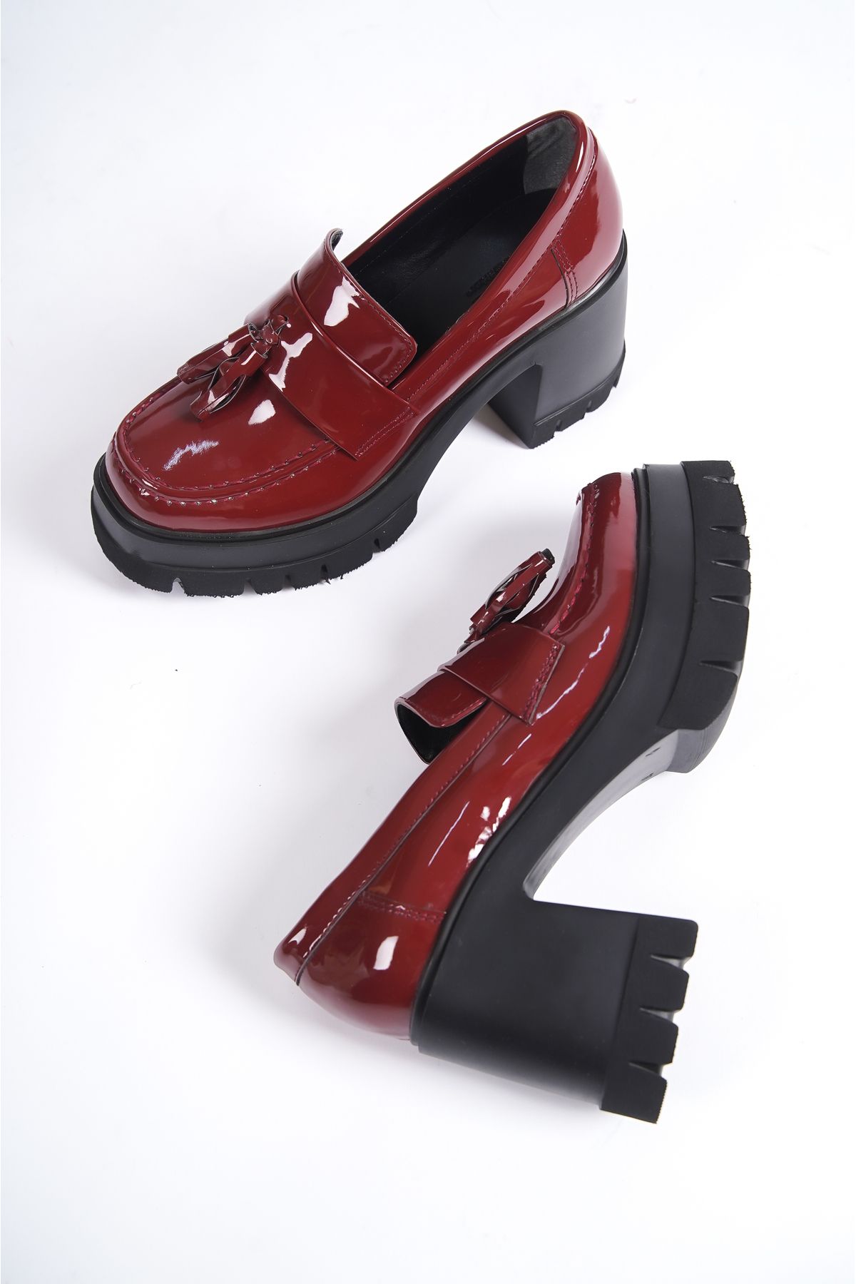 لوفر قرمز زنانه دور بینی گرد پاشنه میانی Capone Outfitters