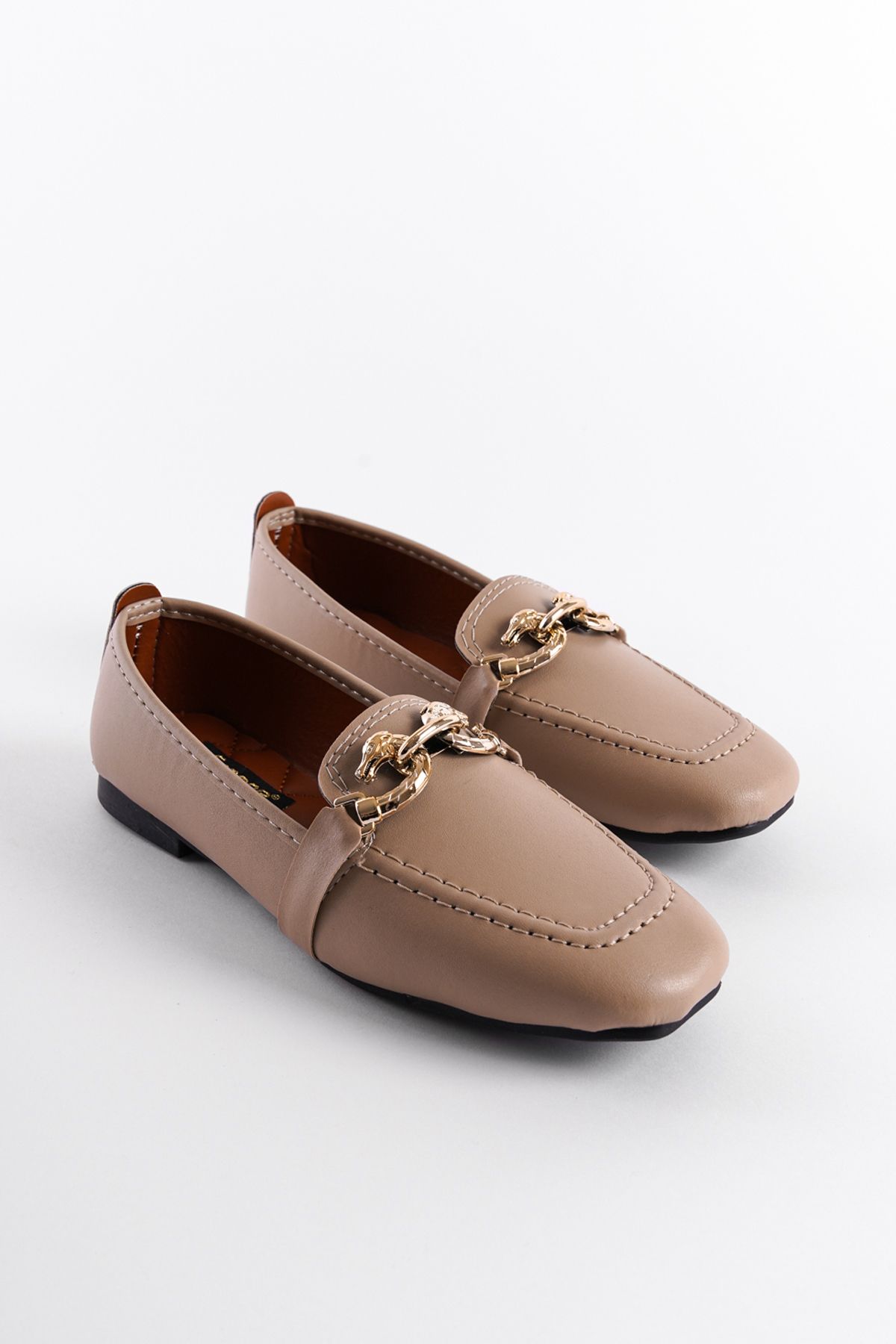 لوفر نود زنانه با لوازم جانبی دست و پنجه نرم فلزی Capone Outfitters