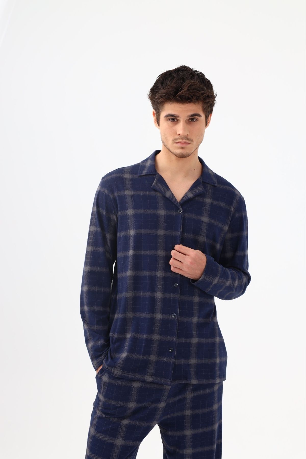 koza iç giyim  Erkek Pamuklu Mavi Ekose Desenli Uzun Kollu Cep Detaylı Gömlek Yaka Pijama Takımı - Görsel 4