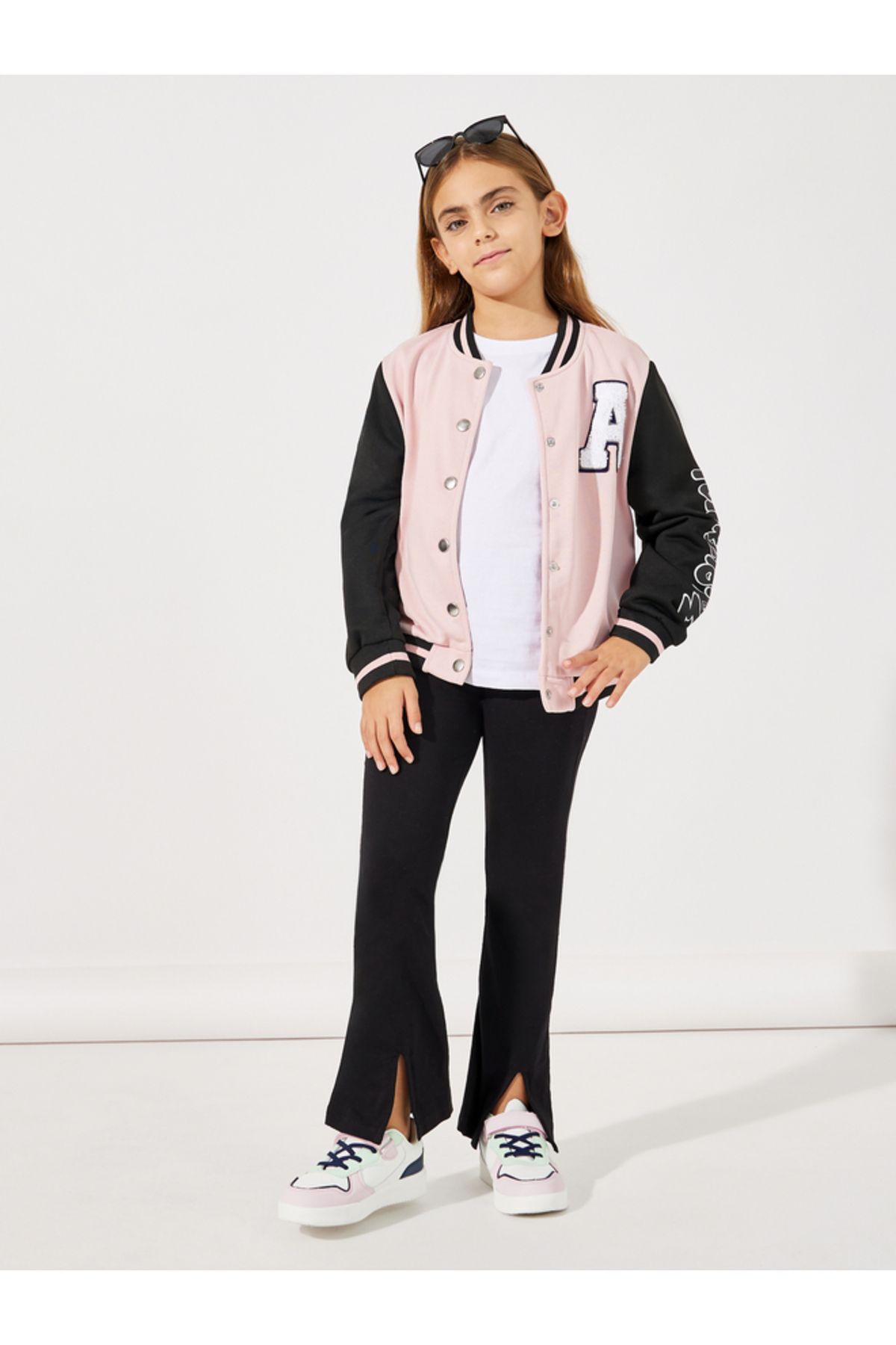 Styli-Constrast Printed Sleeve Patch Front Jacket 2