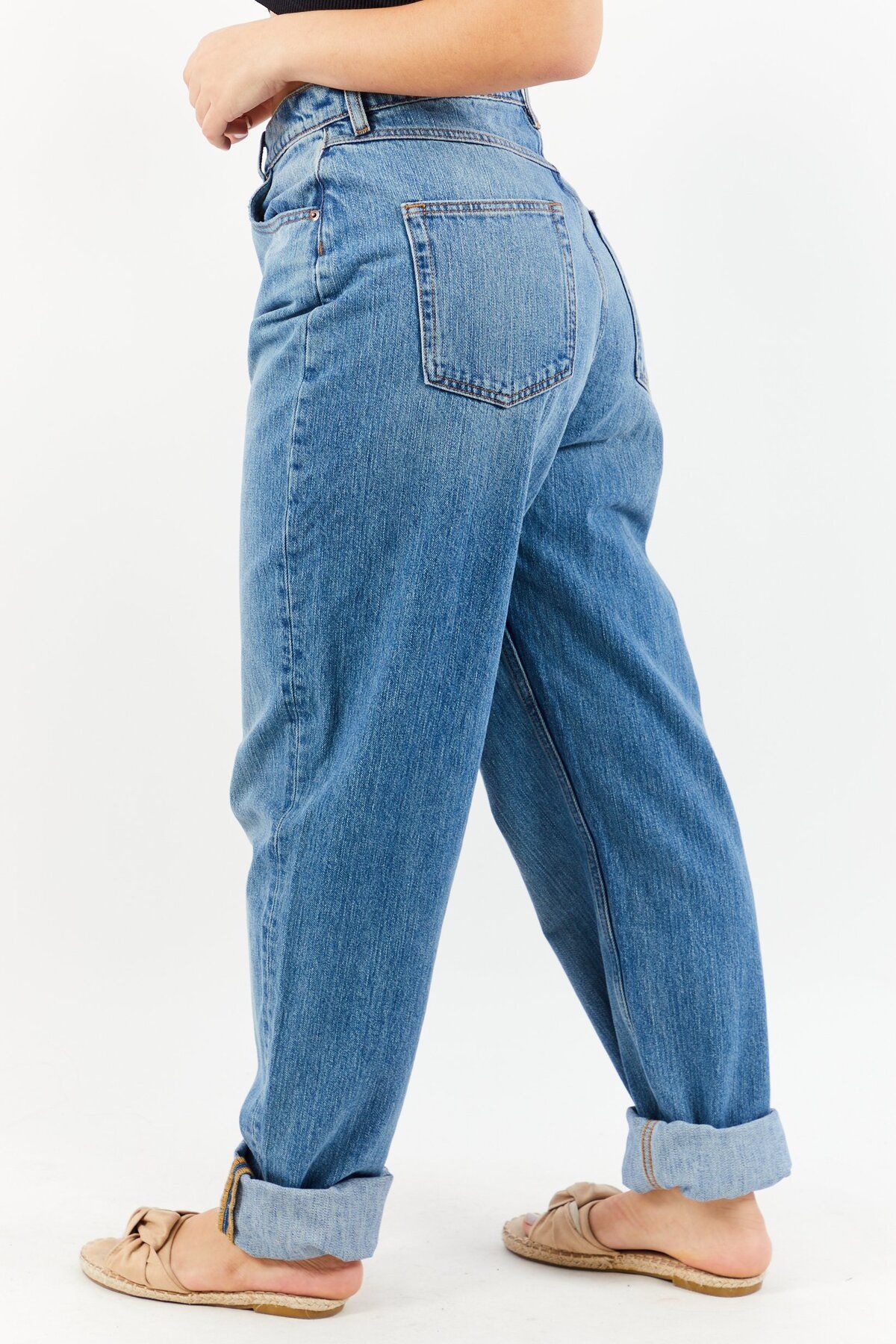 Asos Design-Women Regular Fit Wash Non Stretchable Denim, Blue 2