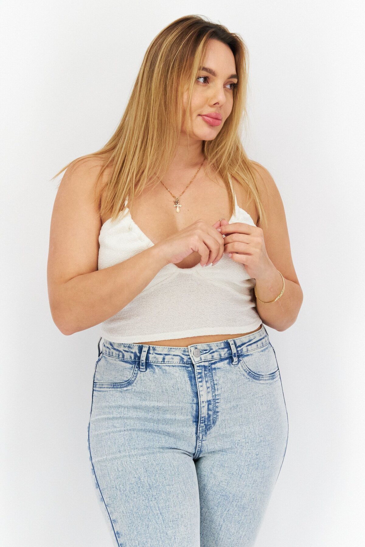 Steve Madden-Women V-Neck Sleeveless Plain Top, Ivory 1
