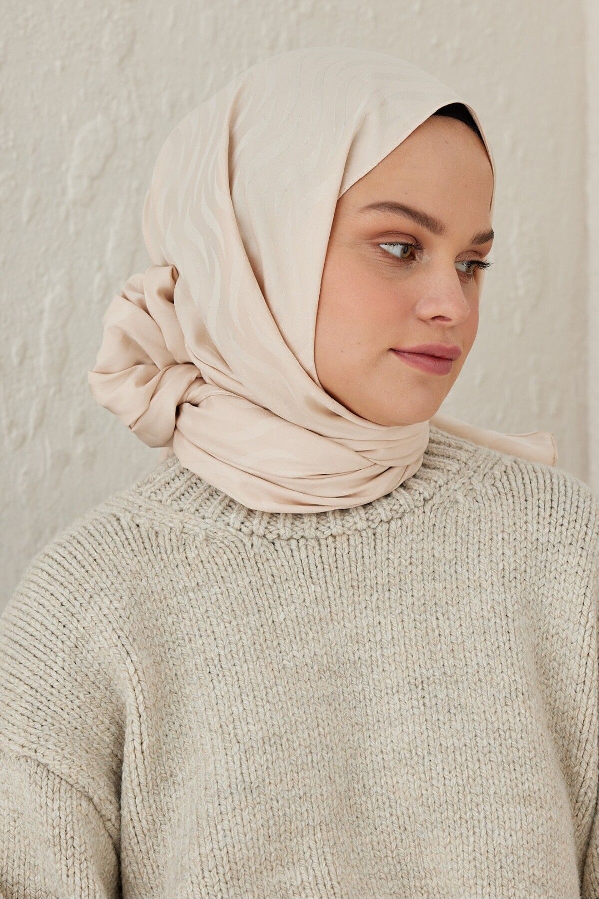 Modakaşmir-Silky Jacquard Series Shawl with Welle Pattern 2