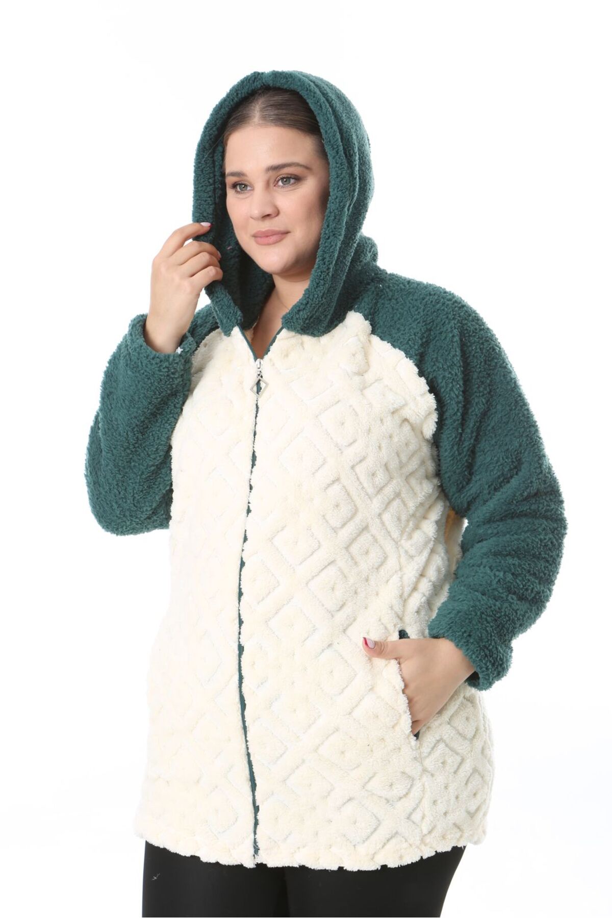 BİrHoşButik Büyük Beden Likralı Yumuşak Cepli Kapşonlu Fermuarl Kadın Giyim Esnek Trend Kışlık Peluş Polar Hırka görsel 3