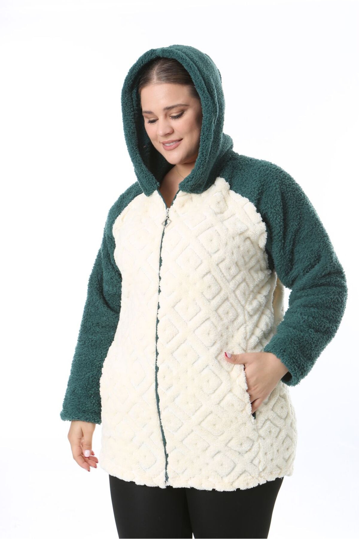 BİrHoşButik Büyük Beden Likralı Yumuşak Cepli Kapşonlu Fermuarl Kadın Giyim Esnek Trend Kışlık Peluş Polar Hırka görsel 5