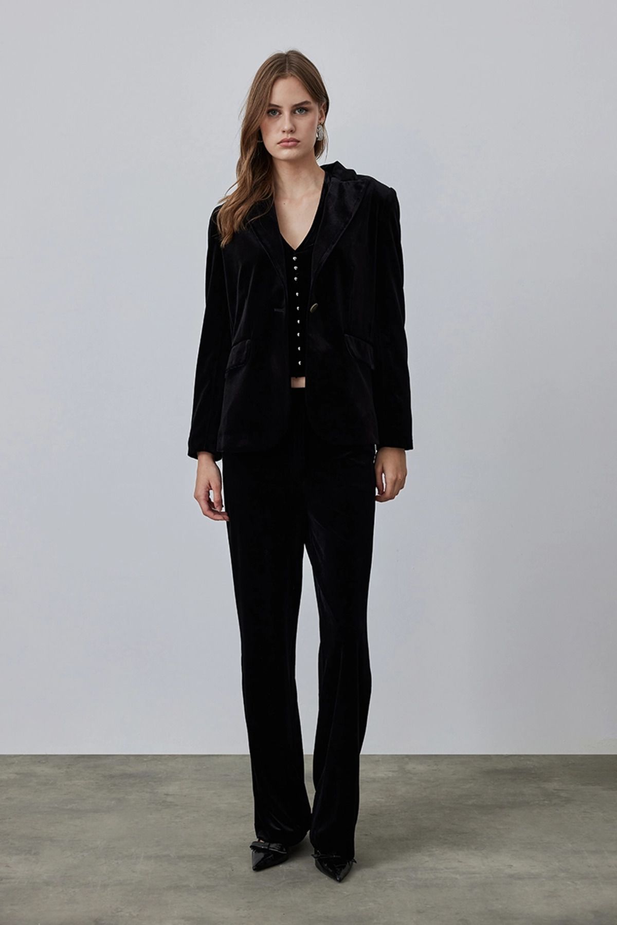 Gusto-Classic Single Button Velvet Jacket - Black 2