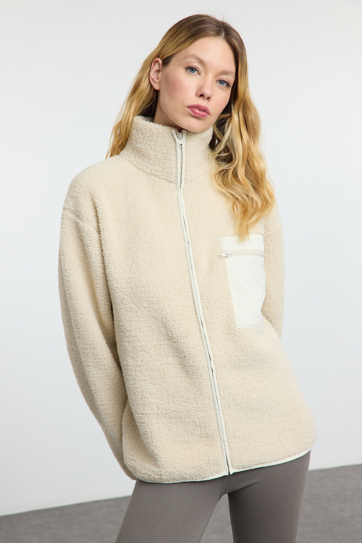 Trendyolmilla  Winter Essentials Taş Kalın Polar Fermuarlı Dik Yaka Cepli Örme Sweatshirt TWOAW24SW00071 - Görsel 2