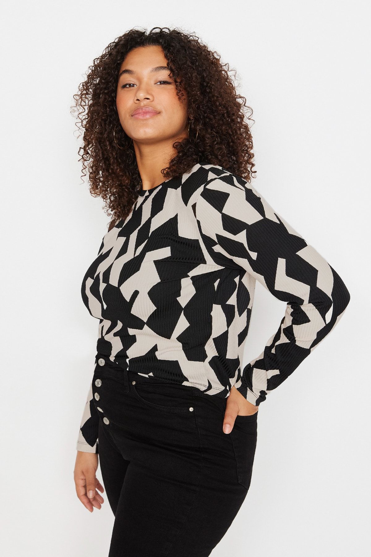 Trendyol Curve-Multicolor Pattern Bodycone/Body Sitting Ribbed Knitted Plus Size Blouse Tbbaw23Af00016 3