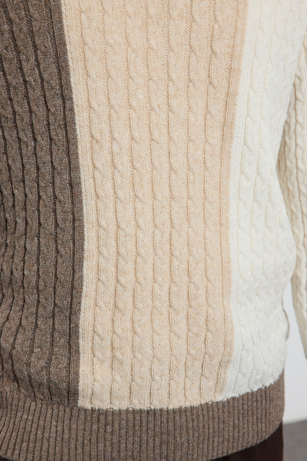 Trendyol Collection-Beigefarbener Strickpullover mit Rundhalsausschnitt und Farbblock, normale Passform TMNAW21KZ0725 4