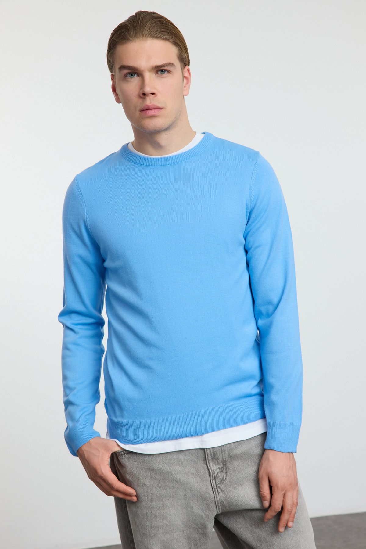 Trendyol Collection-Μπλε λεπτή εφαρμογή Crew Neck Απλό Πλεκτό Πουλόβερ TMNAW21KZ0756 2