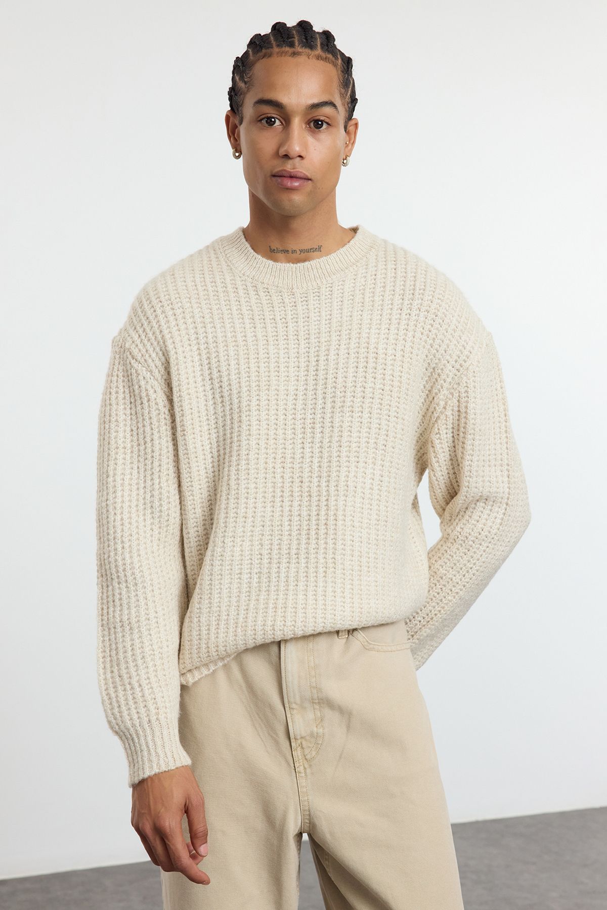 Trendyol Collection-Stone Unisex-Strickpullover mit Rundhalsausschnitt in Übergröße TMNAW25KZ00011 2
