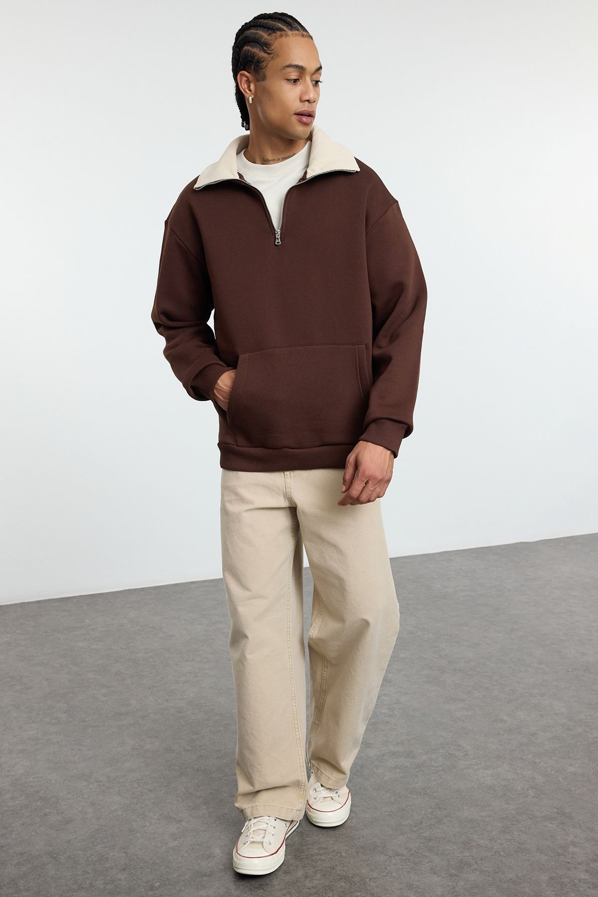 Trendyol Collection Brązowa Polarowa Bluza Oversize - Kołnierz Stójka, Zamek Błyskawiczny Tmnaw25sw00081 Mężczyzna - L