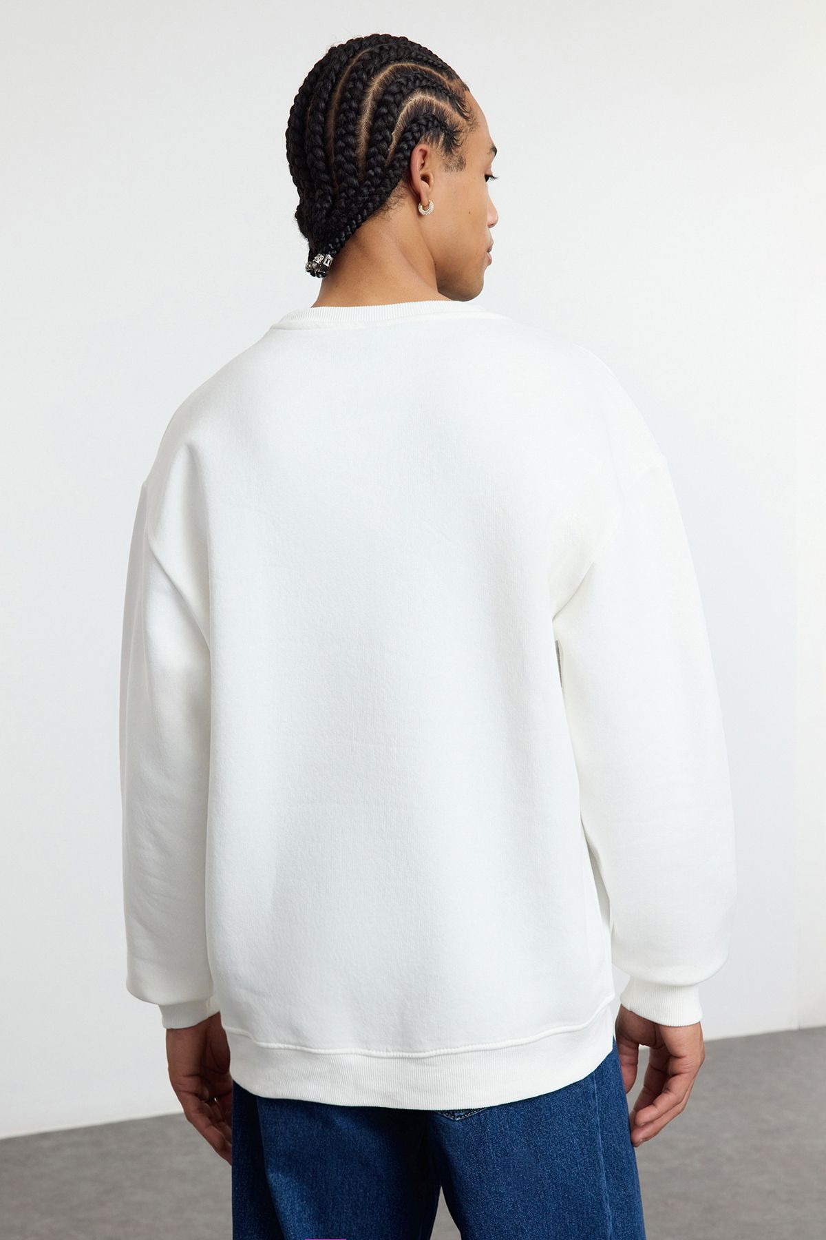 Trendyol Collection-Ecru Crew Neck Oversize/Wide Cut Fleece Inside Dinosaur Embroidery Sweatshirt Tmnaw24Sw00064 5