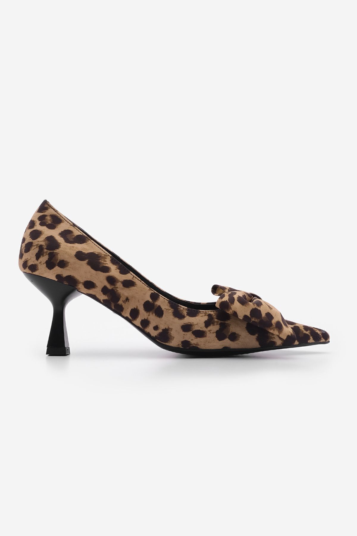 Marjin-Esilas Stiletto s leopardím vzorom - špicatá špička a detail mašle 3