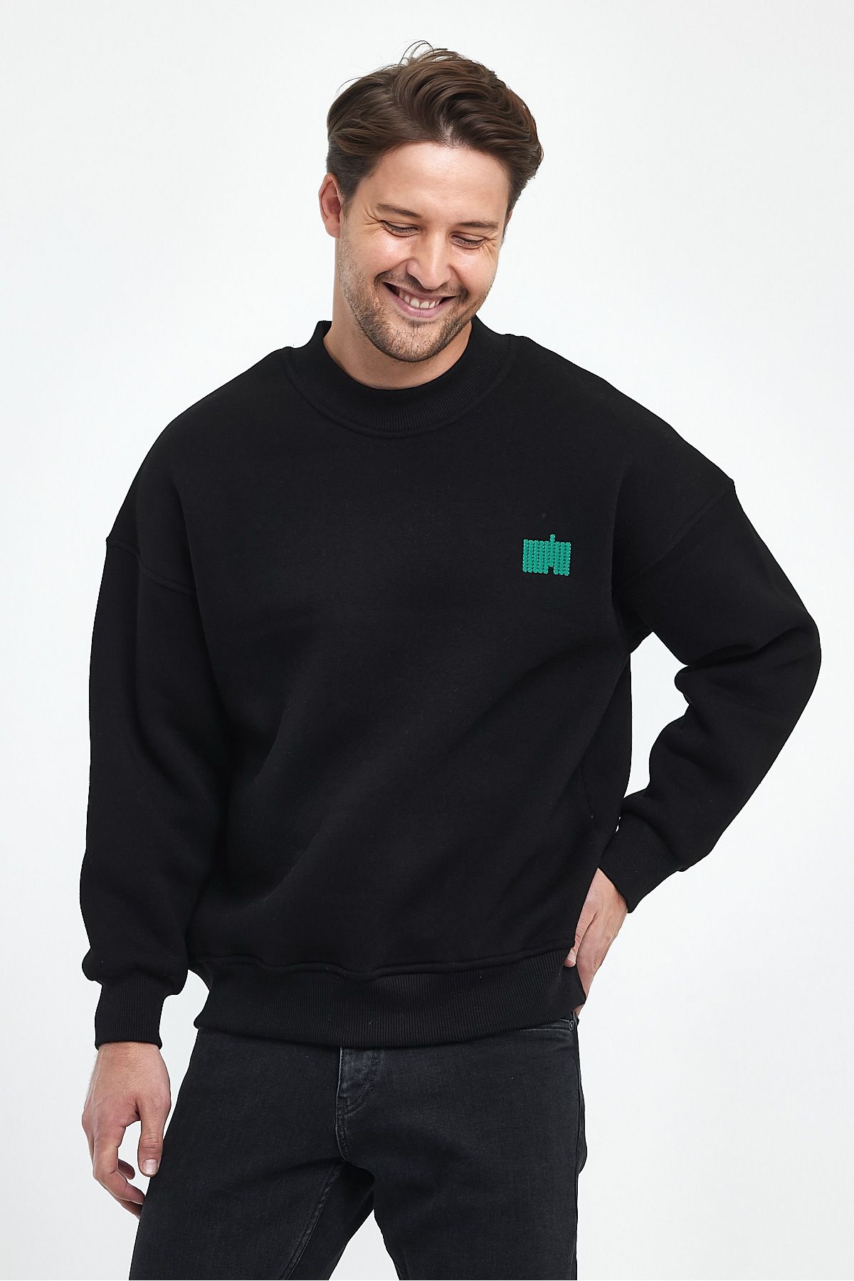 COMBİNE MİCHAİL-Hanorac oversize cu gât cu broderie pentru bărbați - NEGRU 7
