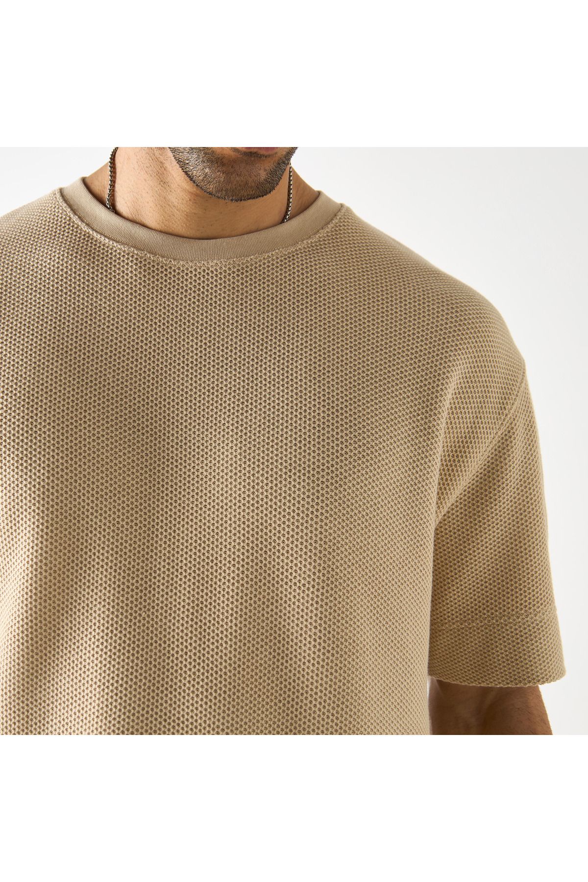 Iconic-Textured Crew Neck T-shirt with Short Sleeves 4