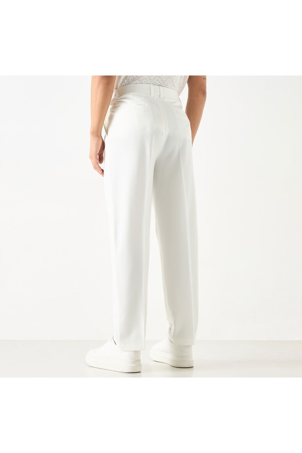 Iconic-Solid Pants with Button Closure and Pockets 3
