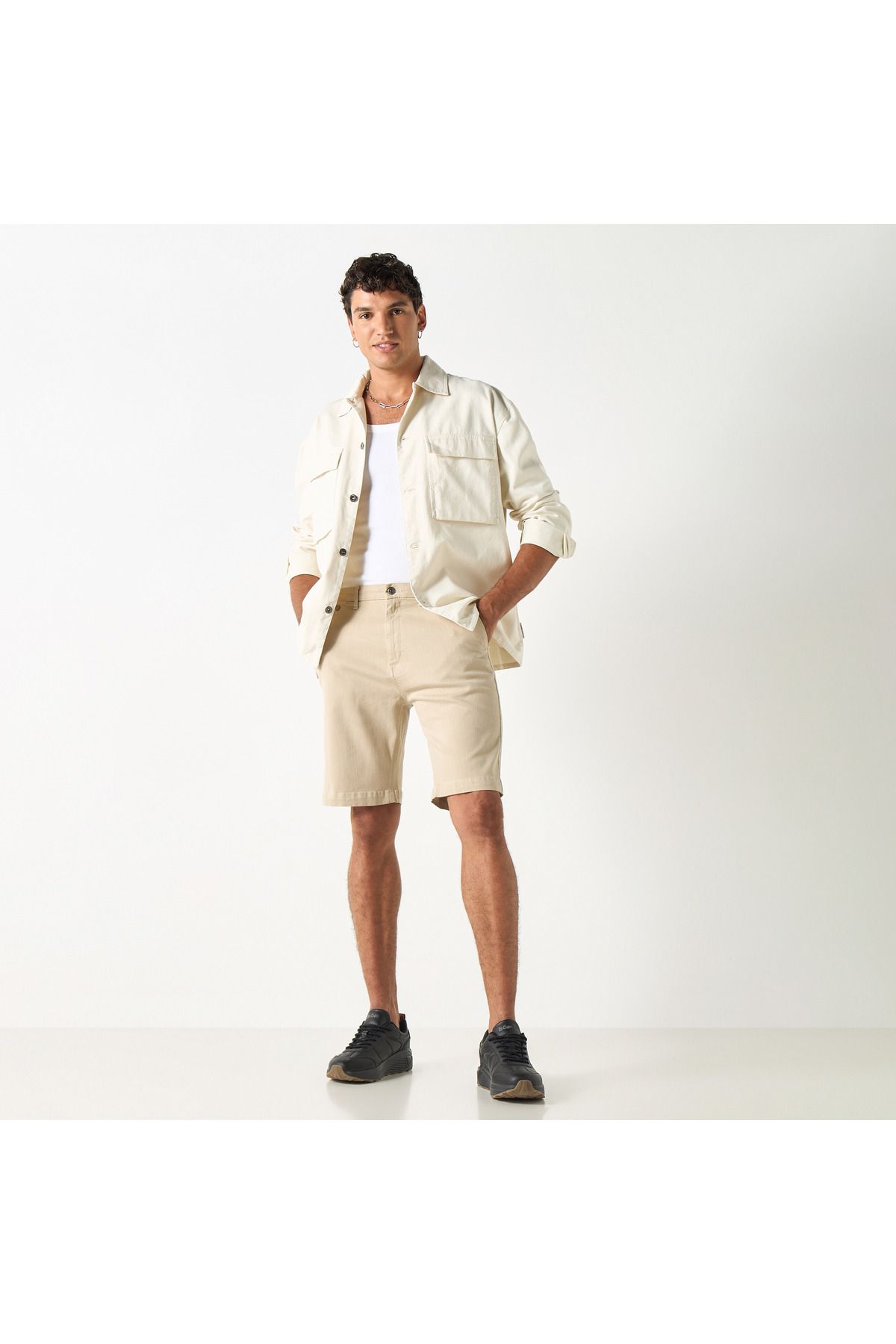 ECKO-Unltd Solid Shorts with Button Closure and Pockets 2